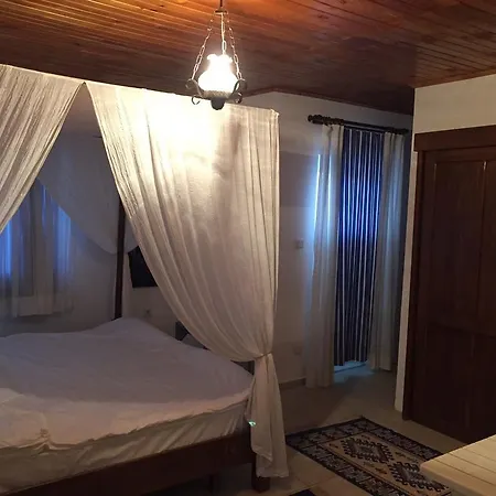 فندق مبيت وإفطار Ala Baykus Butik ألاتشاتي